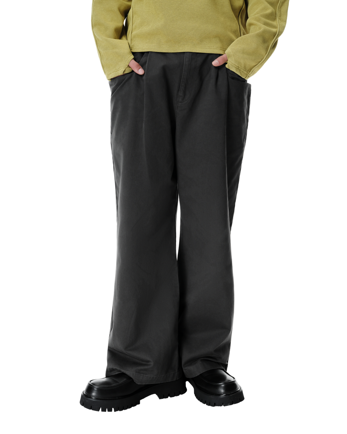 Ryg Pleated Trousers in Washed Grey, front view on model